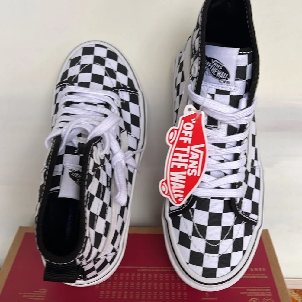 Vans WMNS Sentry Sk8-Hi
Checkerboard
VN0A5KY5705
Sneakers - Picture 12 of 16